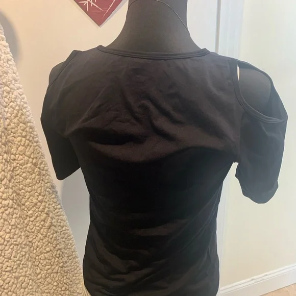 Black Cold Shoulder Women's Top - Picture 3 of 4
